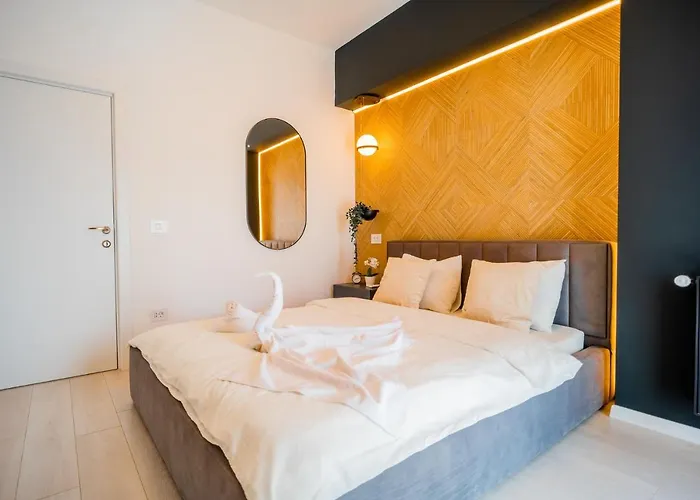 Union Plaza - Balcony Delight In Center *