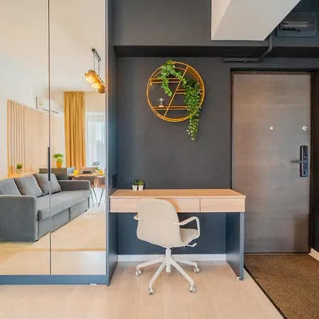 Union Plaza - Balcony Delight In Center