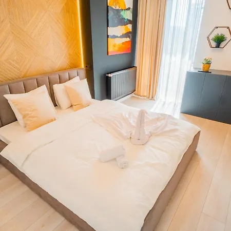 Union Plaza - Balcony Delight In Center Apartment Bucharest