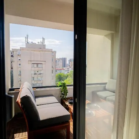 Union Plaza - Balcony Delight In Center *