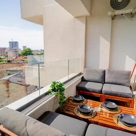 Union Plaza - Balcony Delight In Center Apartment Bukarest