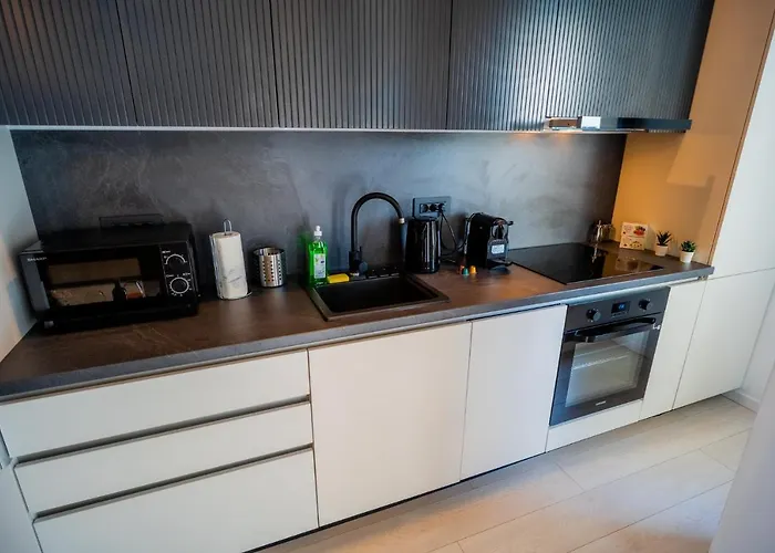 Union Plaza - Balcony Delight In Center *