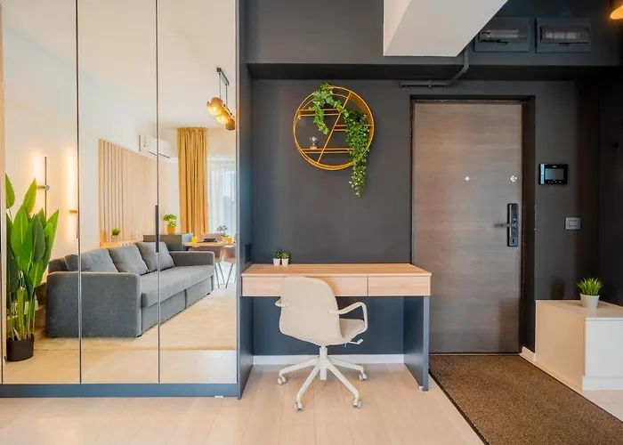 Union Plaza - Balcony Delight In Center