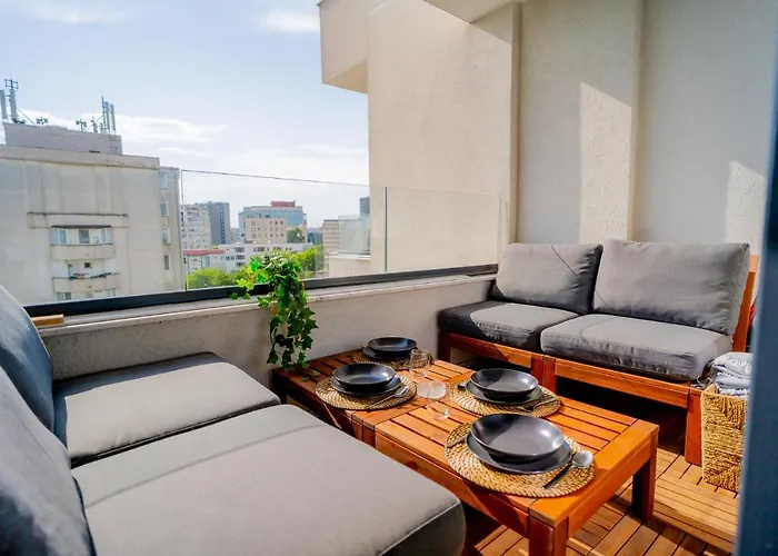 Union Plaza - Balcony Delight In Center דירה