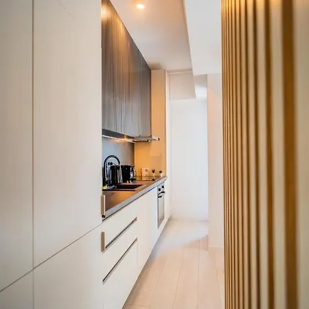 Union Plaza - Balcony Delight In Center Appartement