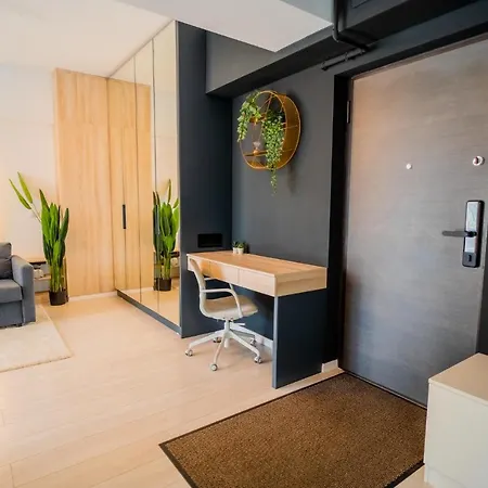 Union Plaza - Balcony Delight In Center