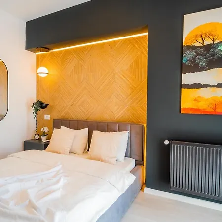 Union Plaza - Balcony Delight In Center Appartement